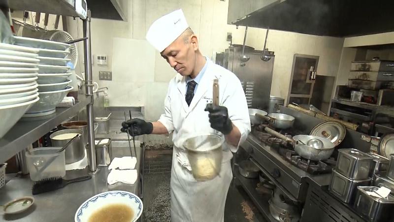 ラーメンの調理風景