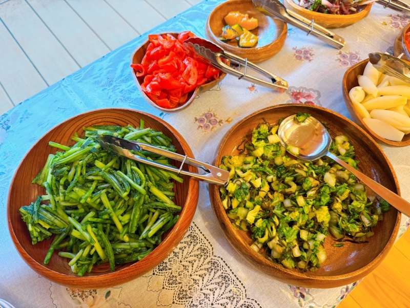 地元野菜のビュッフェ