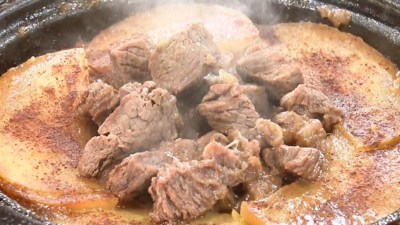 りんごとビーフのタジン(1700円)