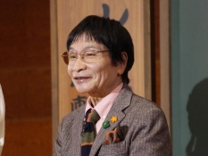 テレビ寺子屋で講演を行う教育評論家の尾木直樹さん