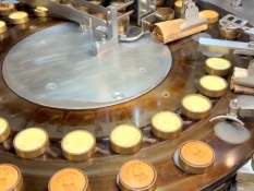 カステラ饅頭製造風景