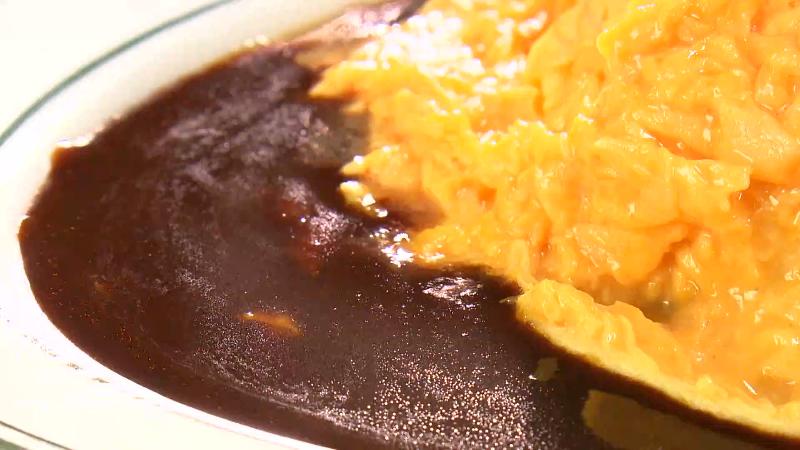 熟成牛と萬幻豚のハンバーグオムライス(2200円)