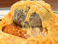 熟成牛と萬幻豚のハンバーグオムライス(2200円)