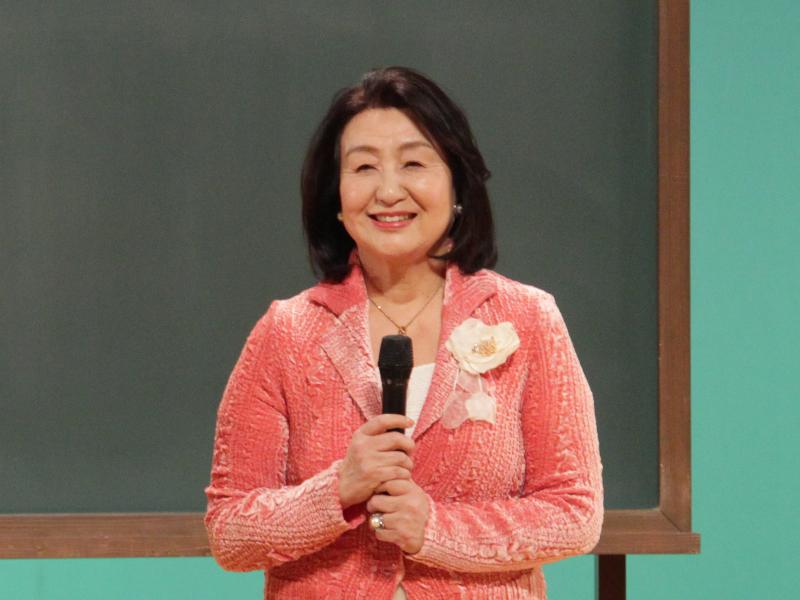 テレビ寺子屋で講演を行う弁護士の住田裕子さん