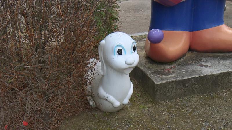 長い耳がたれているウサギ？