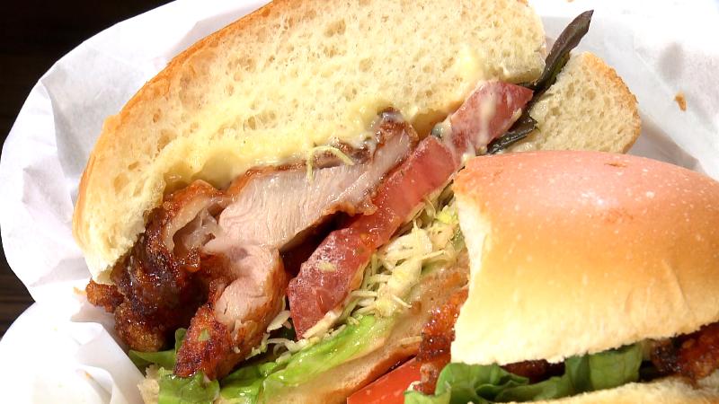 和風カラアゲバーガー(1580円)