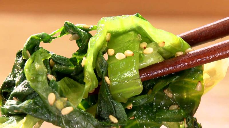 レタスのごま和え