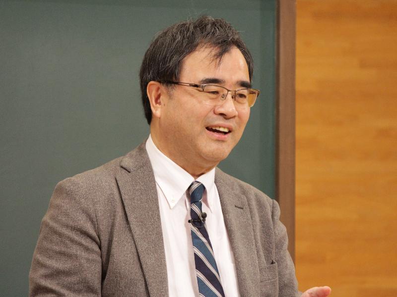 テレビ寺子屋で講義を行う東京おもちゃ美術館 元館長の多田千尋さん