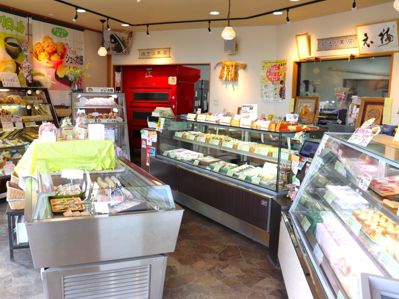 あさおかの店内