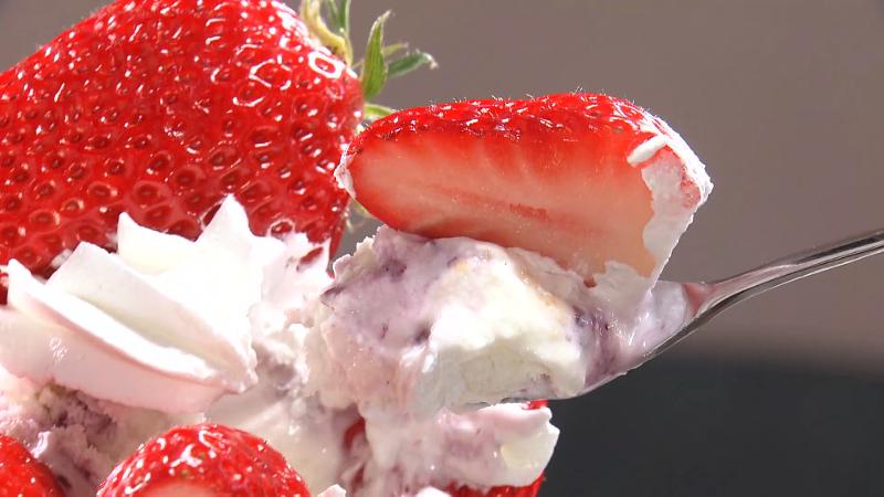 朝摘み紅ほっぺSpecialパフェ(2200円)