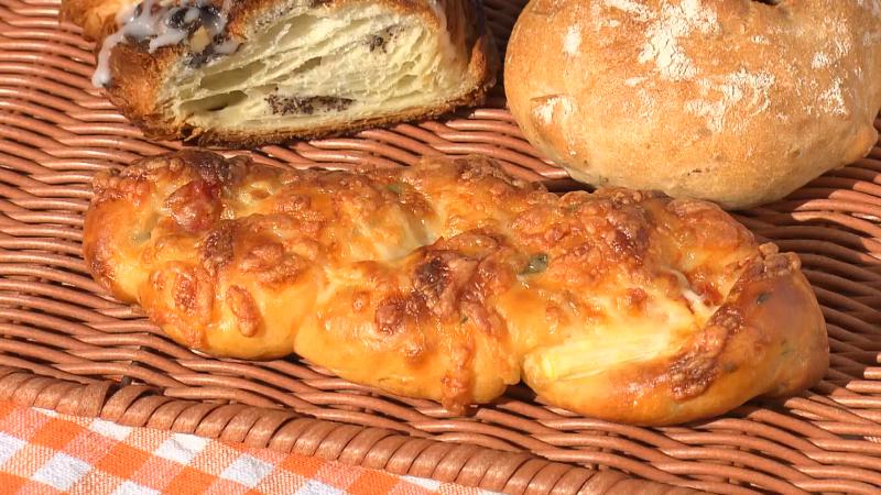 長ネギねじりパン(292円)