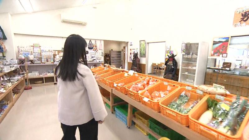 白ふじの里では野菜や雑貨も販売中