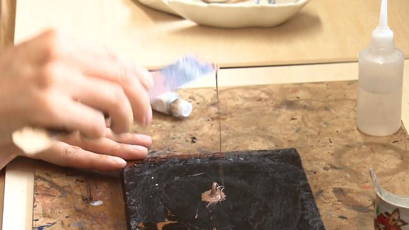 漆と小麦粉で作った接着剤