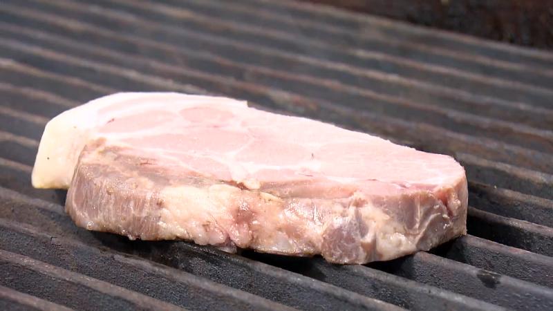 ブラニクのグリル　調理風景