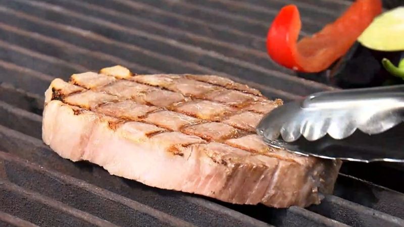 豚肉は低温調理したあとに表面をしっかり焼く