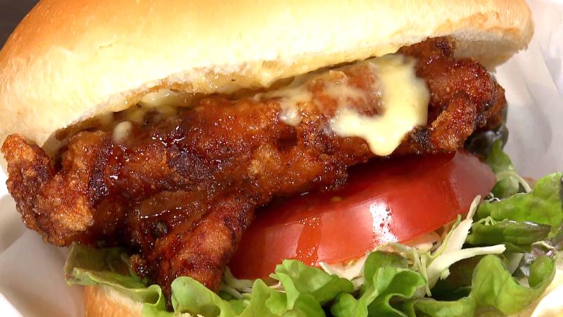 和風カラアゲバーガー(1580円)