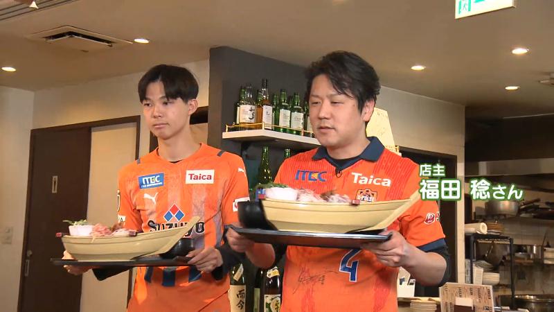 店主の福田さんとスタッフ