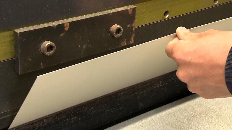 ガルバリウムを加工