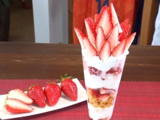 あきひめパフェ(1300円)