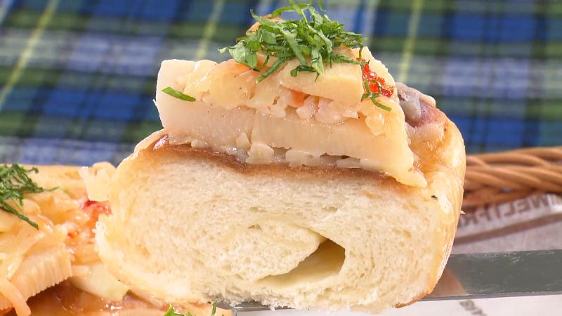 タケノコとセロリのグルメ塩パンの断面