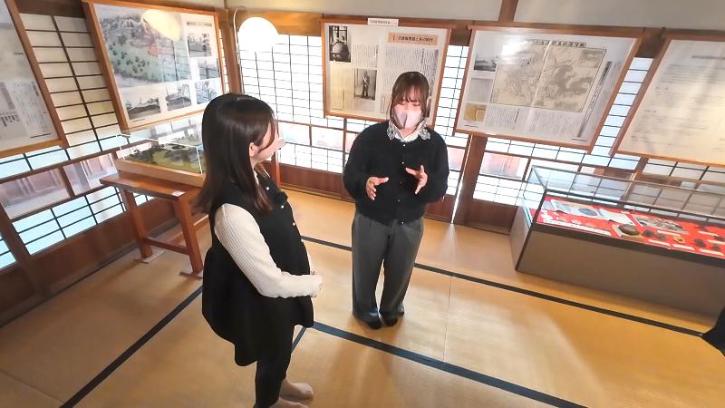 沼津御用邸記念公園　広報担当・小澤那由羅さんと話す大森アナ