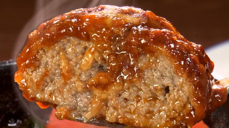 煮込みハンバーグの断面