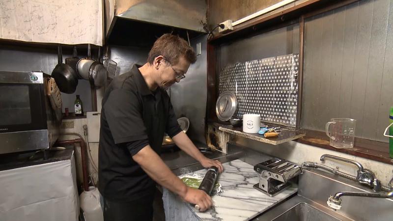 パスタをのばす調理工程