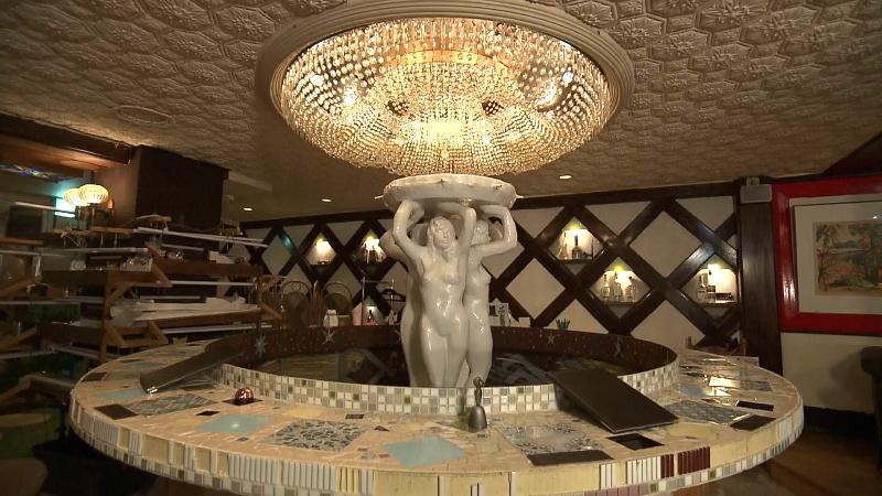 円形のカウンターテーブル