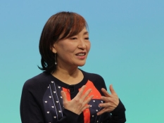 テレビ寺子屋で講演するおおたわ史絵さん