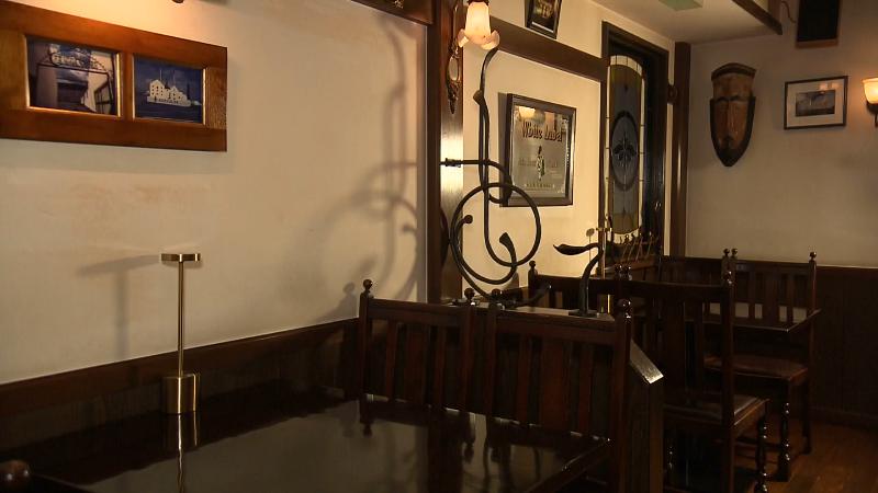 バー・フランクの店内