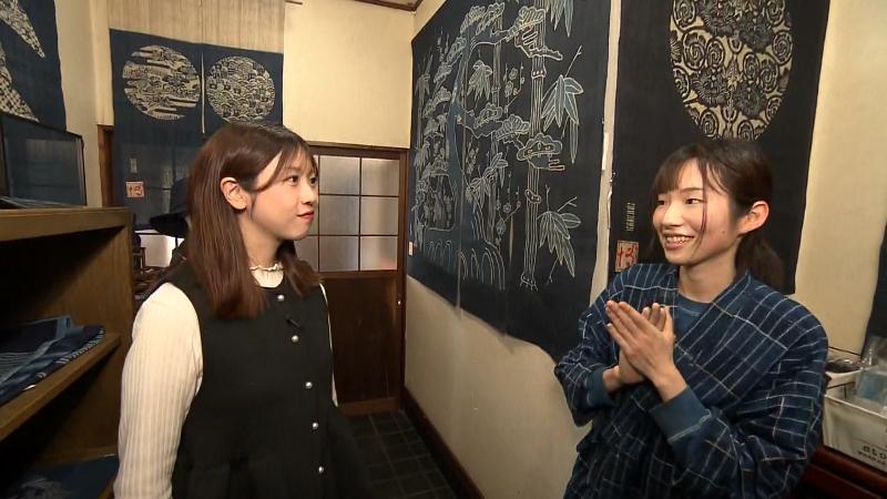 大森アナに説明するまこさん　商品の紹介