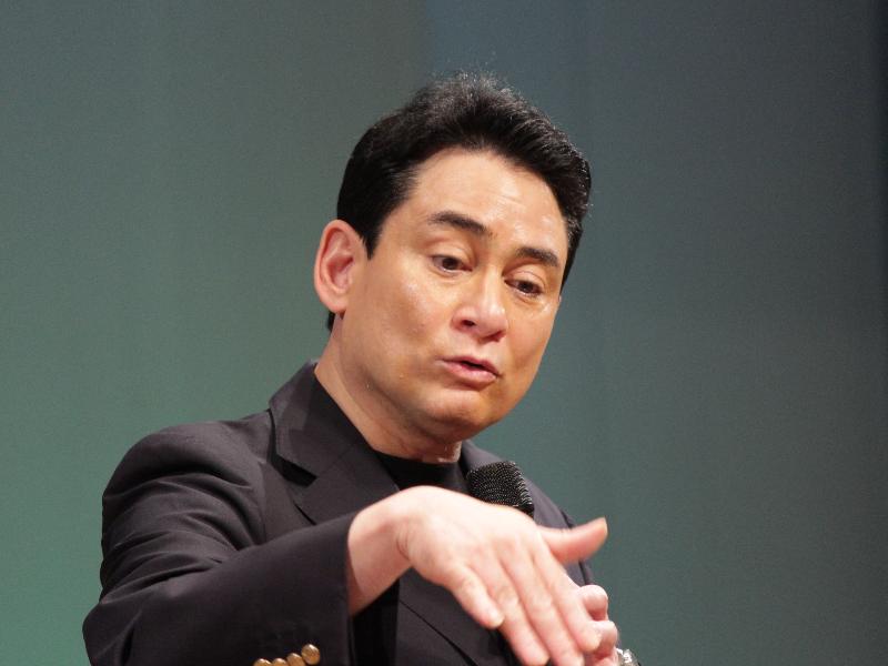 テレビ寺子屋で講演を行う登山家の野口健さん