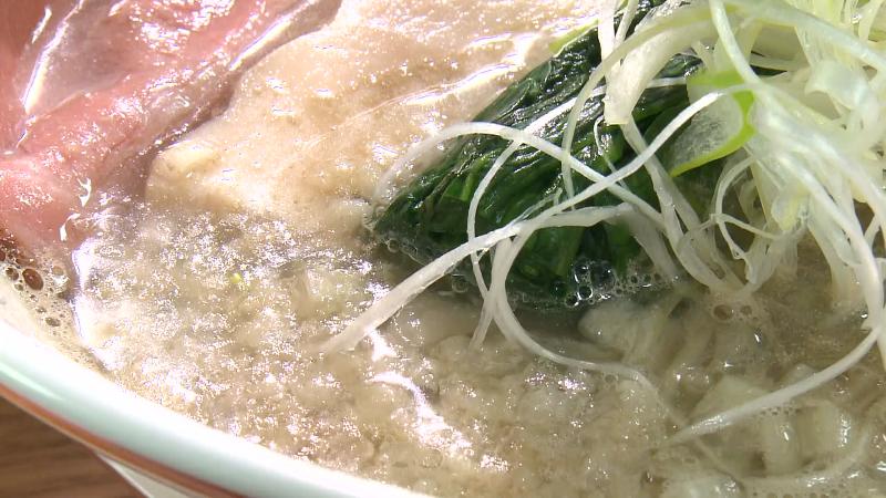 背脂煮干しラーメン(1300円)