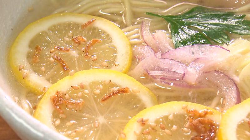 生搾りレモンラーメン・塩(1190円)