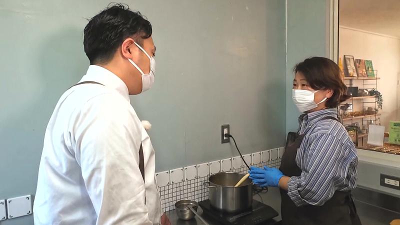 ジャムを作る堂迫さん