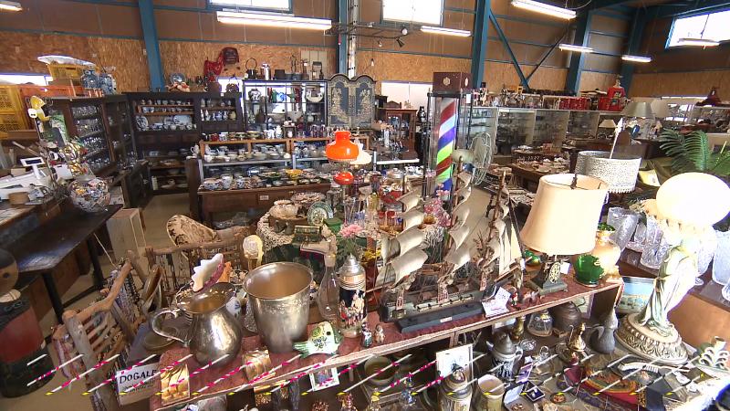 店内に所狭しと置かれたヴィンテージ商品