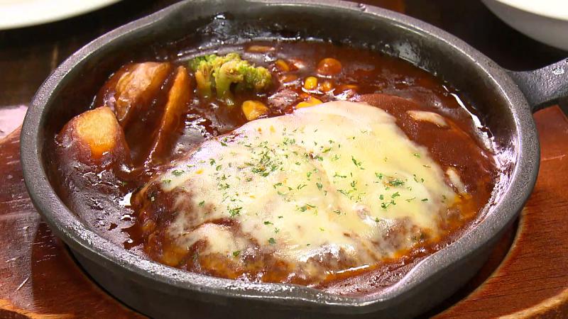 煮込みハンバーグ