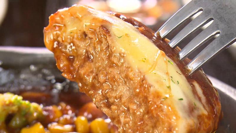 煮込みハンバーグの断面