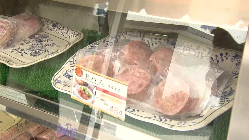 ショーケースに陳列されたBハム