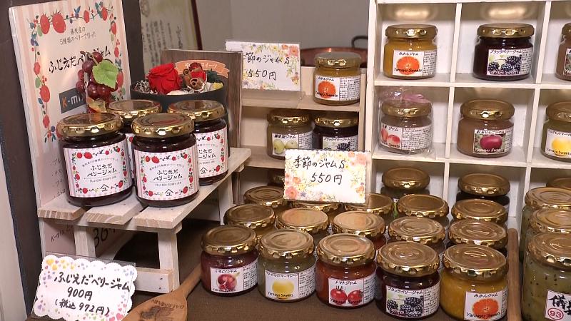 玄関先で販売されているジャム・マーマレード各種