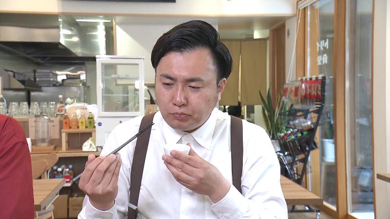 試食をするにむらリポーター
