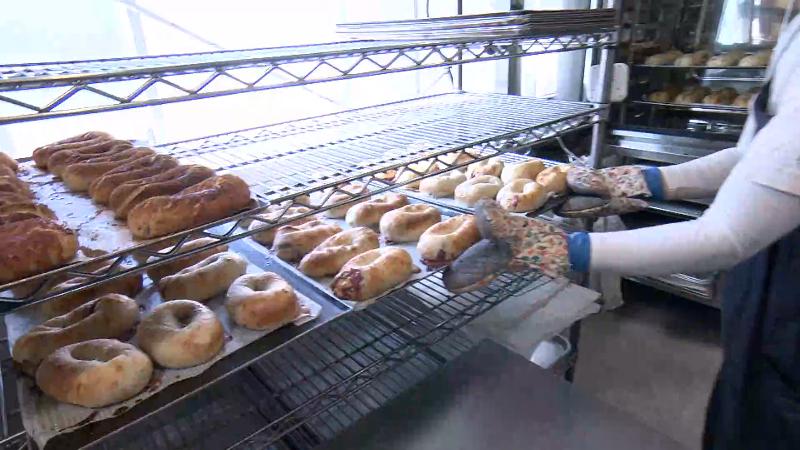 焼き上がったベーグル