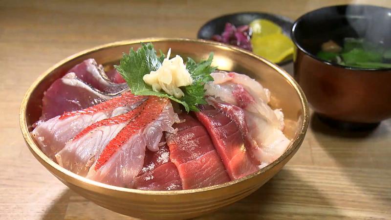 いろどり海鮮丼(3000円)※お吸い物・香の物付き