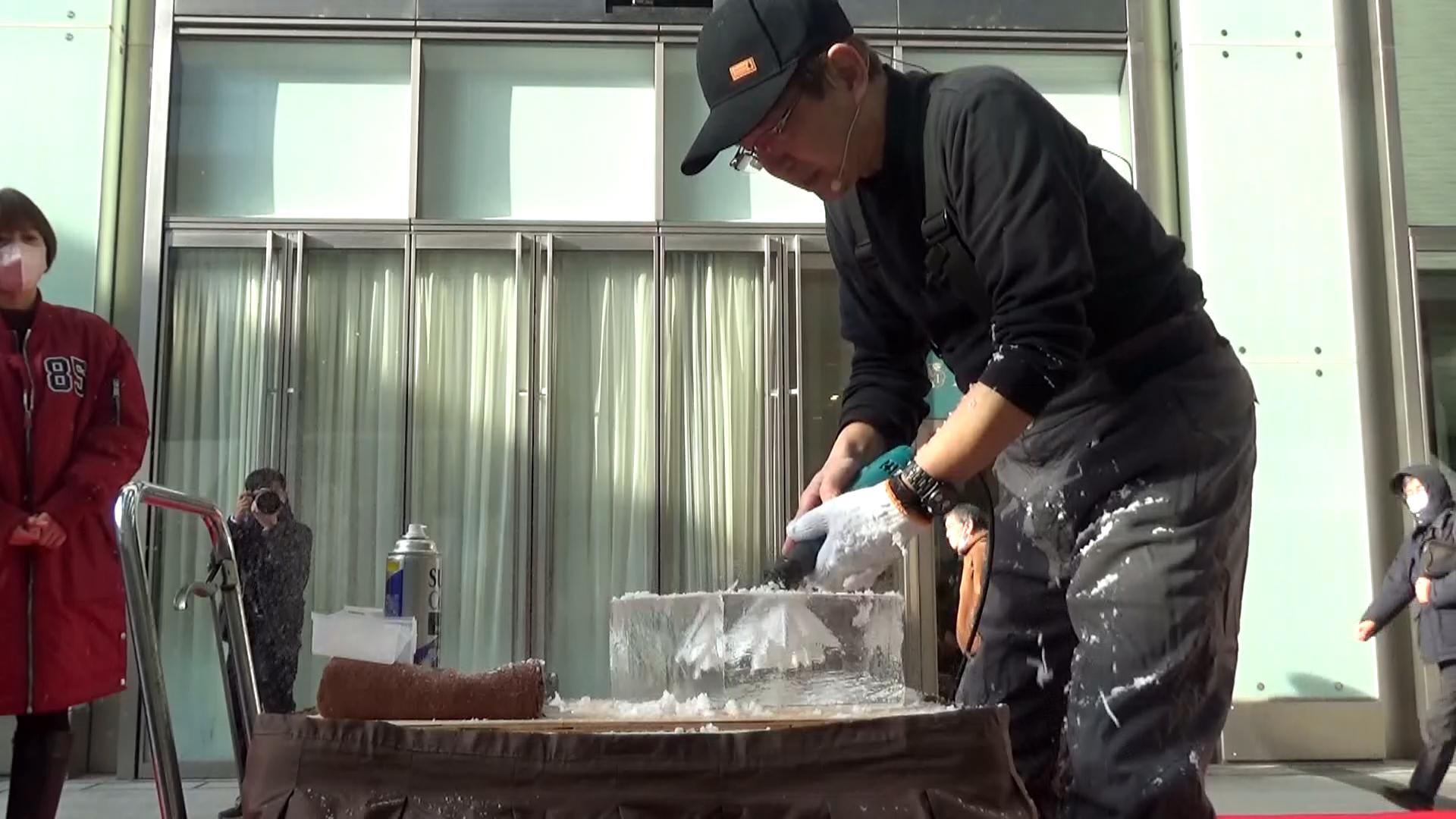 「氷工房にはし」代表の本業は氷の彫刻家