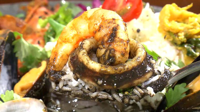 スルガブラック シーフードカレースペシャル(2500円)※仕入れによって魚介の種類は変わります