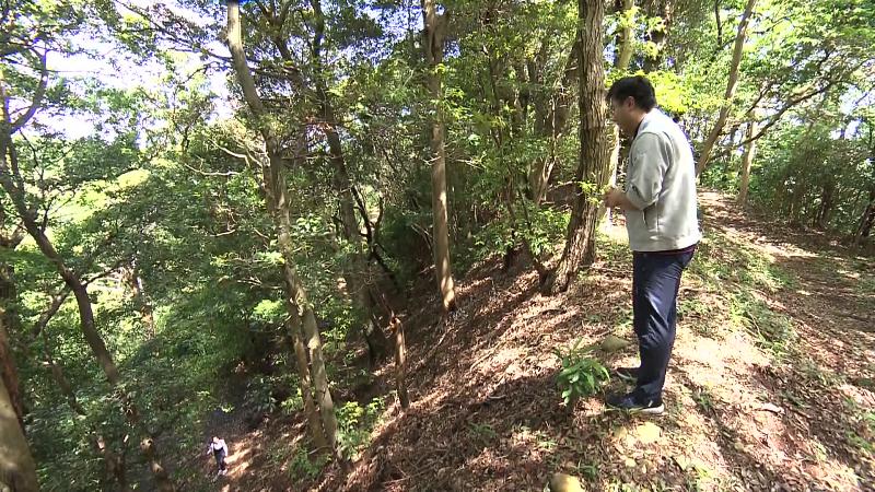 横堀を進むと上から攻撃される