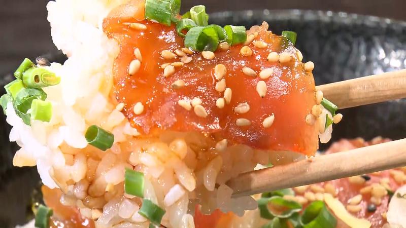 セットのマグロ丼