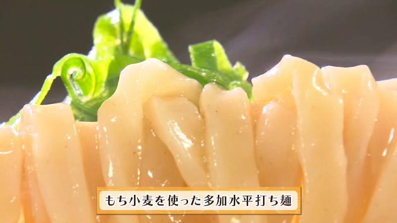 もち小麦を使った多加水平打ち麺