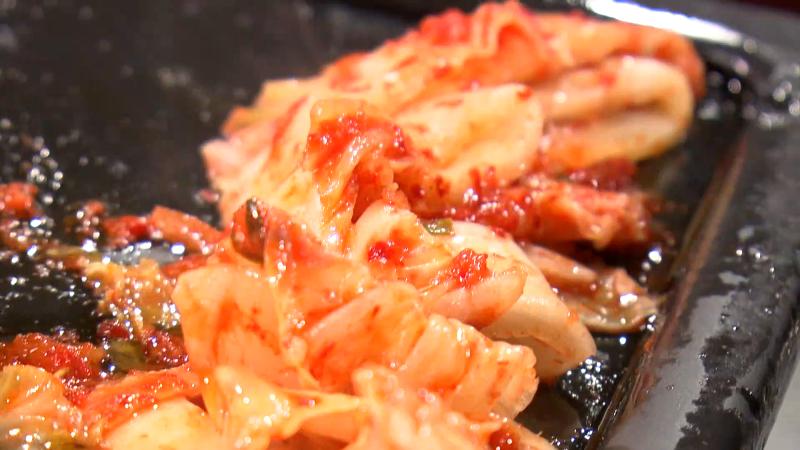 鉄板で焼くサムギョプサルセットのキムチ