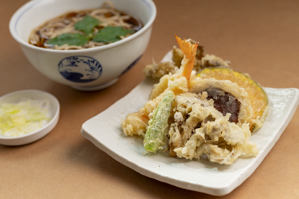 季節野菜の天ぷら蕎麦